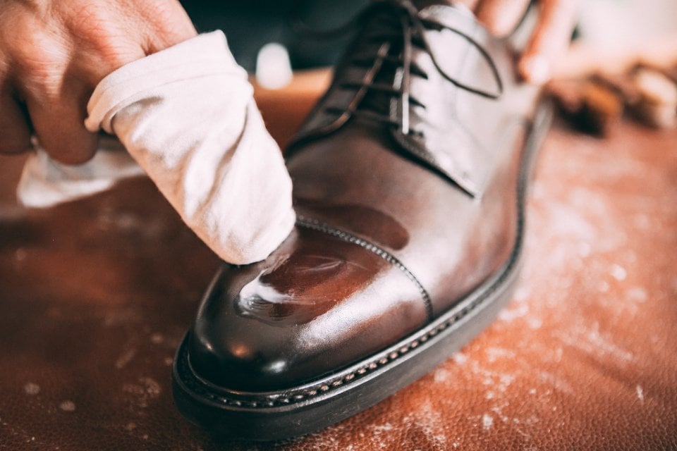 Nettoyer une chaussure en toile
