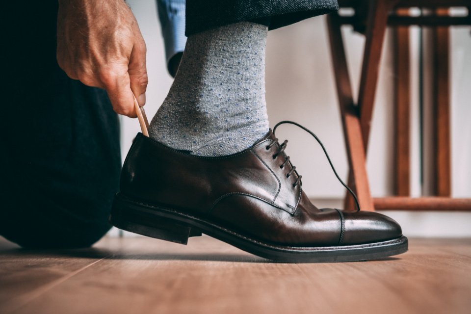 Entretien chaussures en cuir : 10 erreurs à éviter pour les garder plus  longtemps