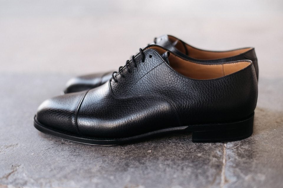 Chaussures type basket à lacets aspect cuir noir et semelle blanche pour  homme